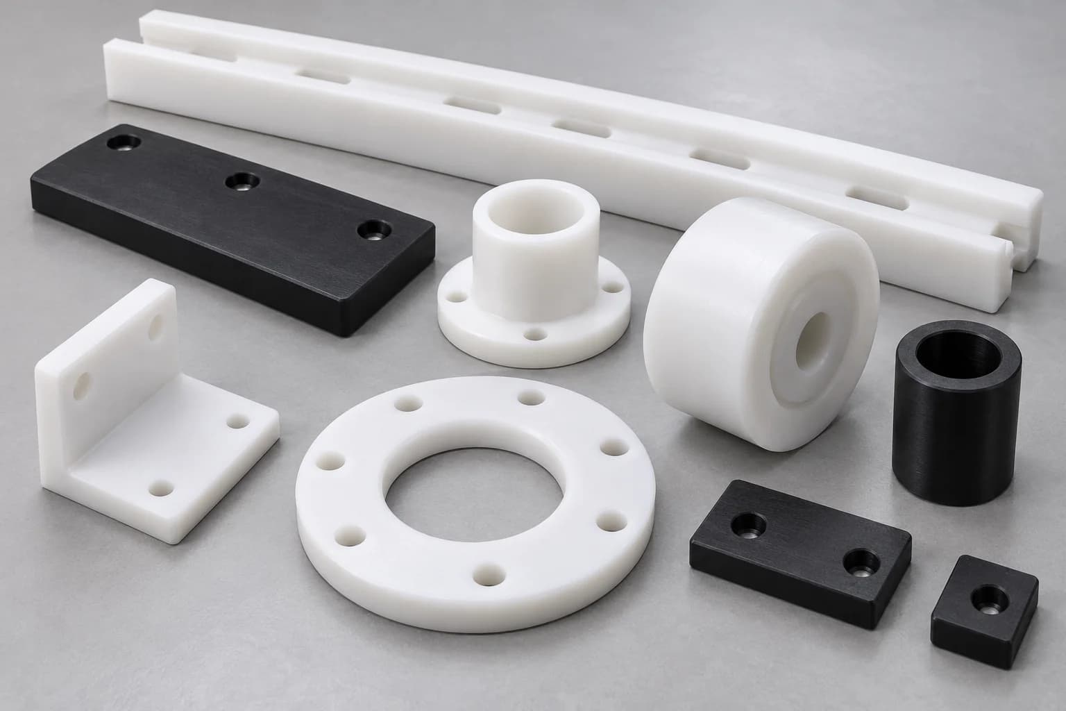 Guide, rouleau, bague, doublure, manchon, support, bride et patins d'usure HDPE usinés distinctement